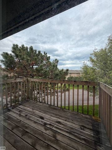 31867 Nardelli Lane, Roseville, MI 48066