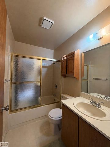 31867 Nardelli Lane, Roseville, MI 48066