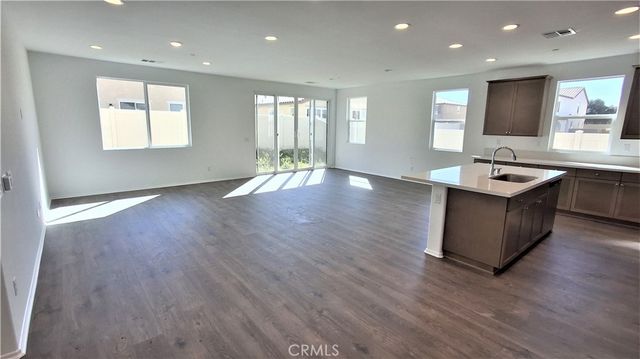 209 Everlast Court, Hemet, CA 92543