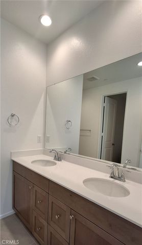 209 Everlast Court, Hemet, CA 92543