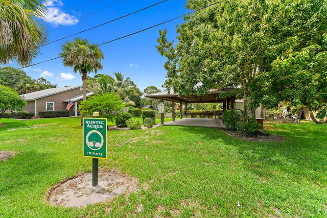 856 SW Rustic Circle, Stuart, FL 34997