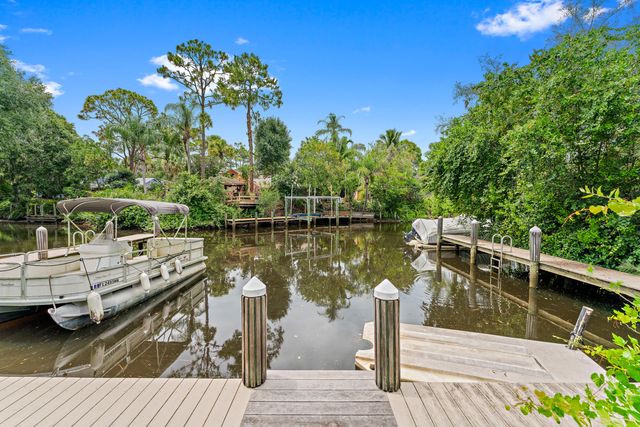856 SW Rustic Circle, Stuart, FL 34997