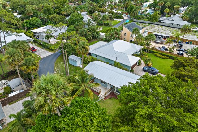 856 SW Rustic Circle, Stuart, FL 34997