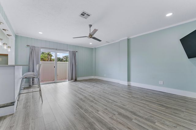 856 SW Rustic Circle, Stuart, FL 34997