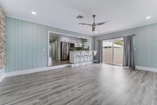 856 SW Rustic Circle, Stuart, FL 34997