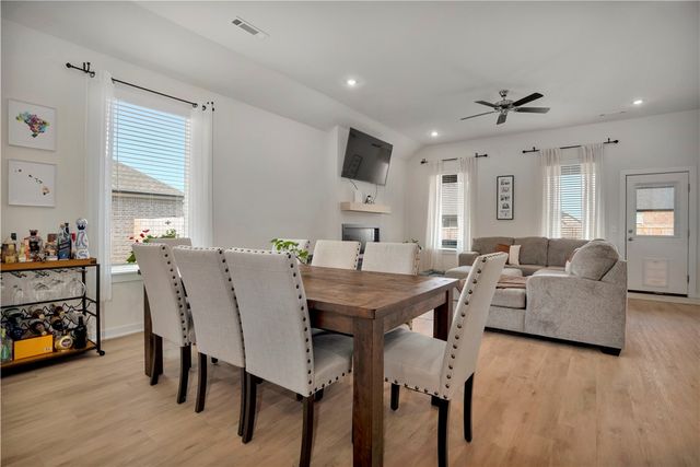 400 W Snow Bend, Farmington, AR 72730