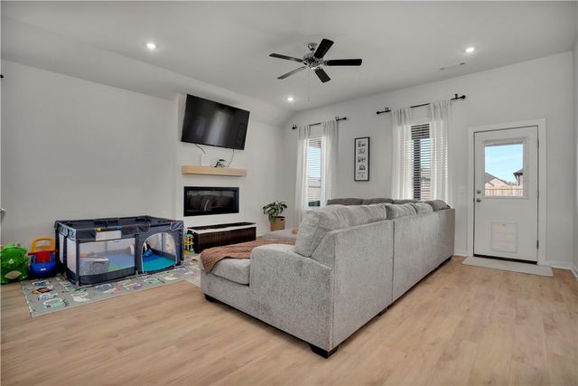 400 W Snow Bend, Farmington, AR 72730