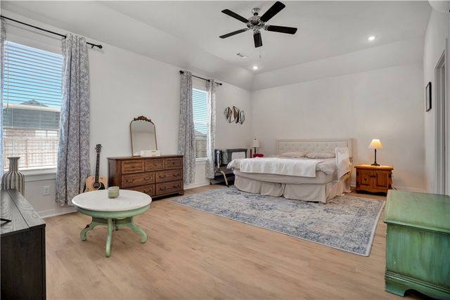 400 W Snow Bend, Farmington, AR 72730