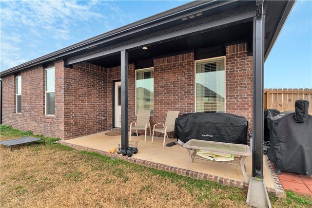 400 W Snow Bend, Farmington, AR 72730