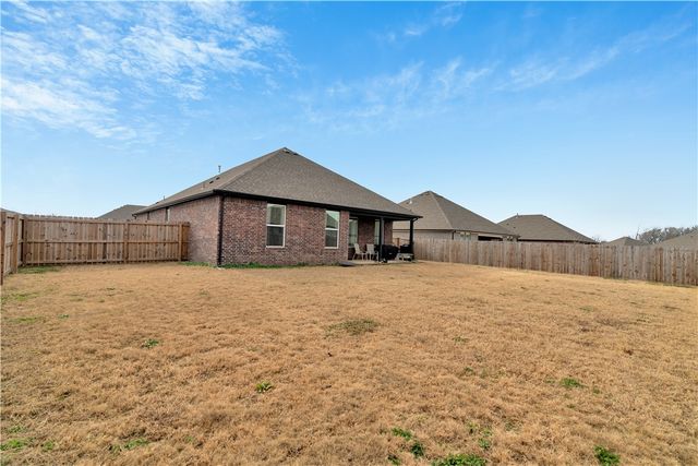 400 W Snow Bend, Farmington, AR 72730