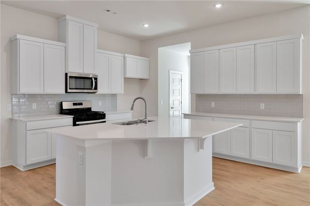 400 W Snow Bend, Farmington, AR 72730