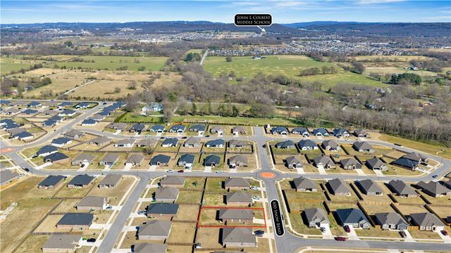 400 W Snow Bend, Farmington, AR 72730