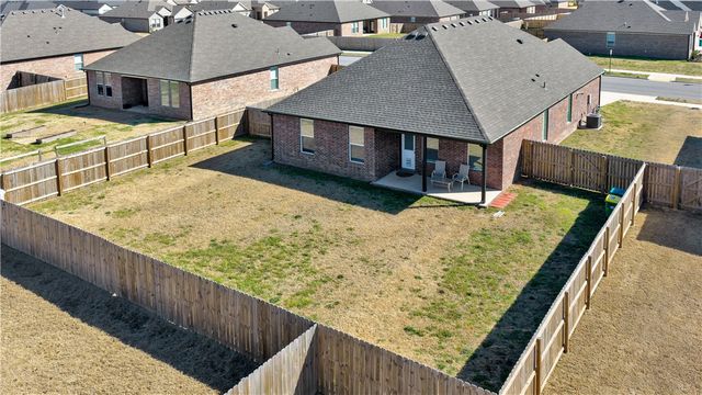 400 W Snow Bend, Farmington, AR 72730