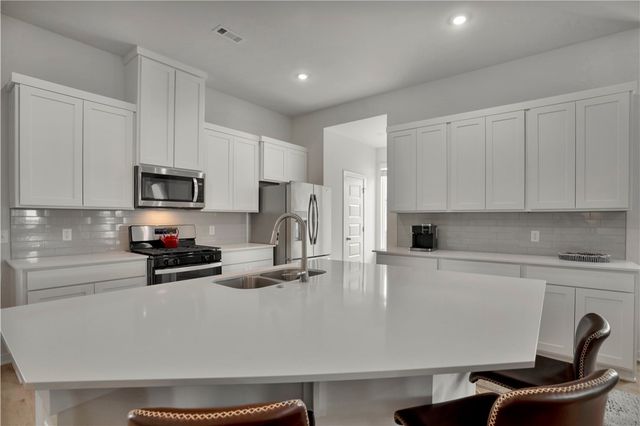 400 W Snow Bend, Farmington, AR 72730