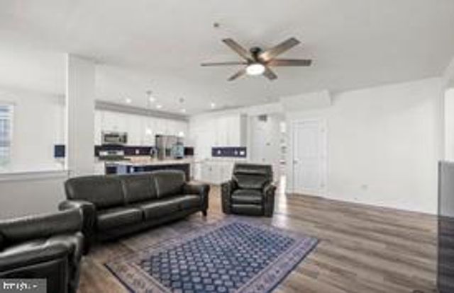412 WHISPERING ELM LN, Millersville, MD 21108