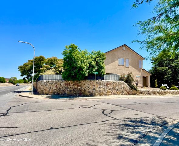 1127 Steins Drive, Las Cruces, NM 88012