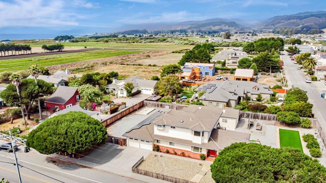 415 Kelly Avenue, Half Moon Bay, CA 94019