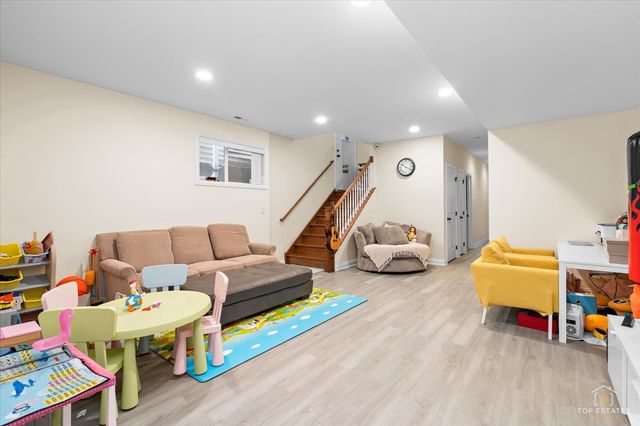 3300 S Western Avenue, Chicago, IL 60608
