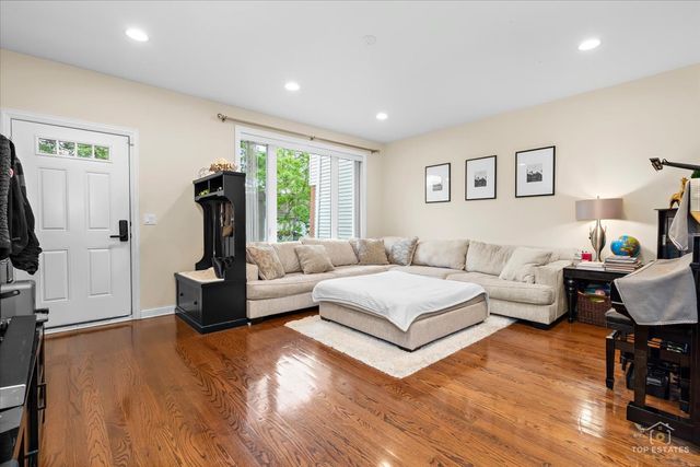 3300 S Western Avenue, Chicago, IL 60608