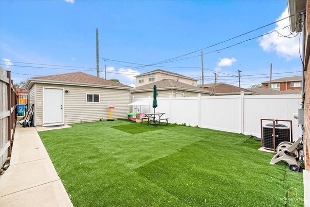 3300 S Western Avenue, Chicago, IL 60608