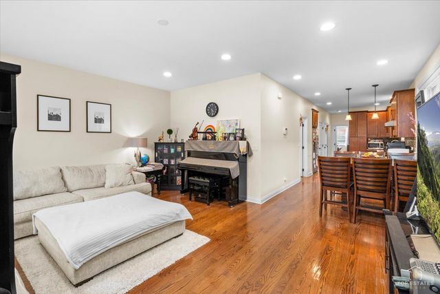 3300 S Western Avenue, Chicago, IL 60608