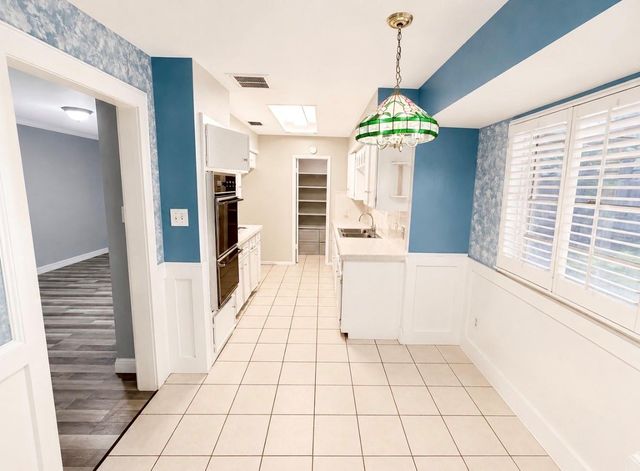 430 Shady Glade Drive, Houston, TX 77090