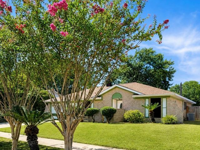 430 Shady Glade Drive, Houston, TX 77090