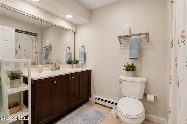 125 Amberly Drive F, Manalapan, NJ 07726
