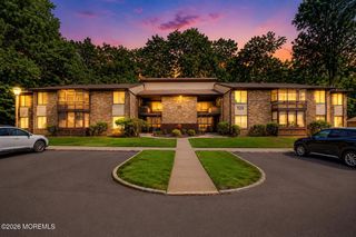 125 Amberly Drive F, Manalapan, NJ 07726