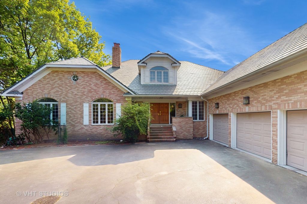 8980 N ENCLAVE Drive, Burr Ridge, IL 60527