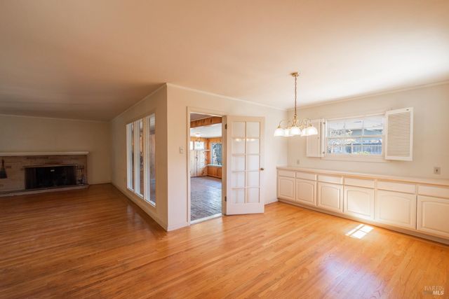 136 Alderbrook Dr, Santa Rosa, CA 95405