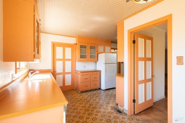 136 Alderbrook Dr, Santa Rosa, CA 95405