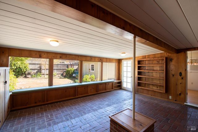 136 Alderbrook Dr, Santa Rosa, CA 95405