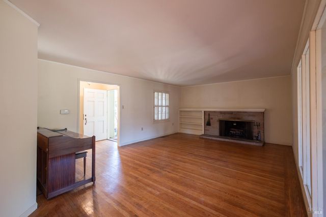 136 Alderbrook Dr, Santa Rosa, CA 95405