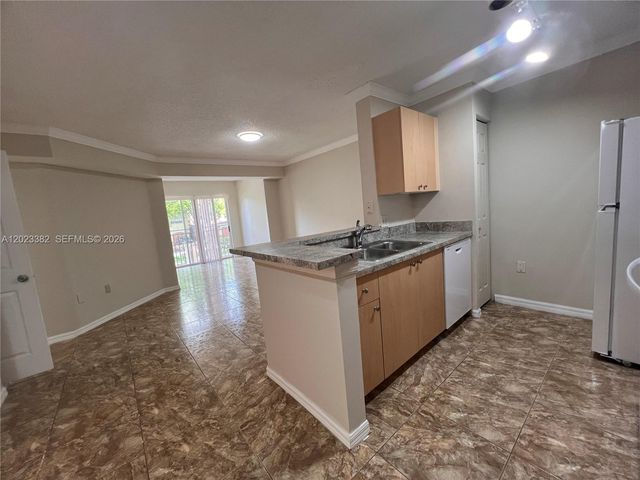 2496 Centergate Dr 205, Miramar, FL 33025
