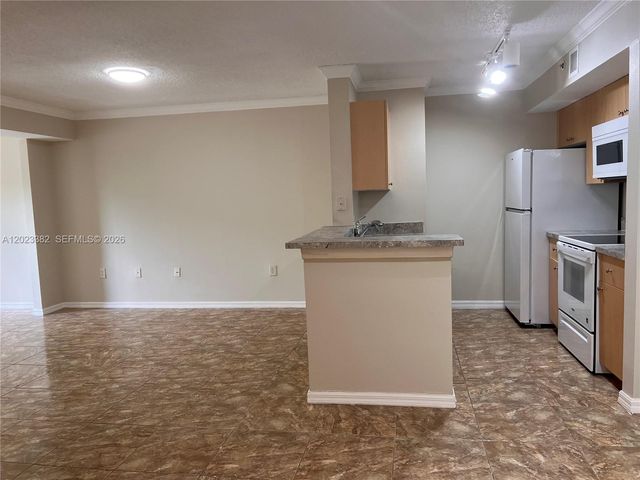 2496 Centergate Dr 205, Miramar, FL 33025