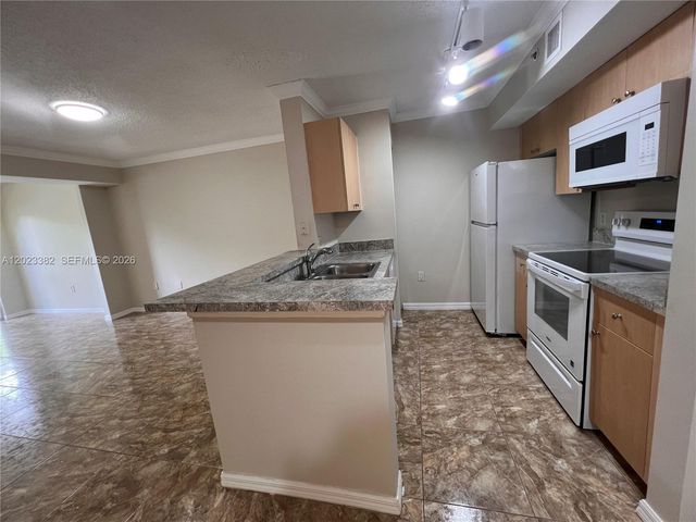 2496 Centergate Dr 205, Miramar, FL 33025