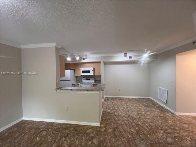 2496 Centergate Dr 205, Miramar, FL 33025