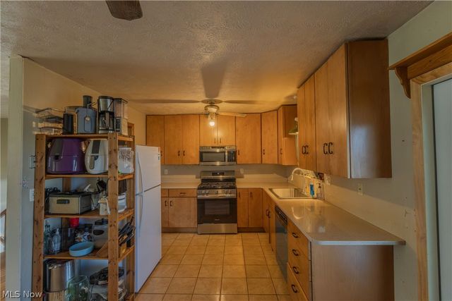 38 Southmoor Heights, Parkersburg, WV 26101