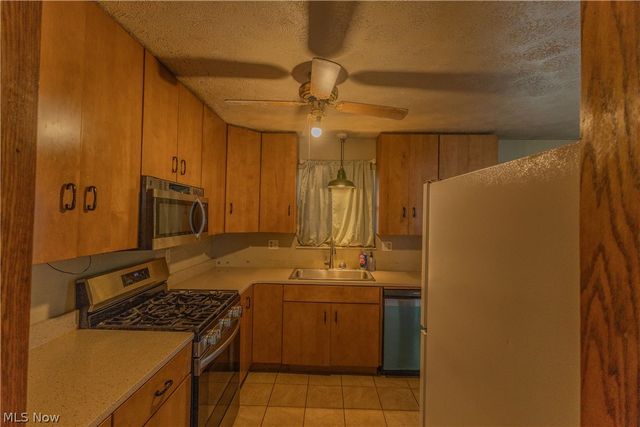 38 Southmoor Heights, Parkersburg, WV 26101