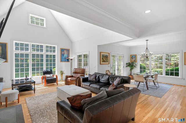 25 Avalon Drive, Middlebury, CT 06762