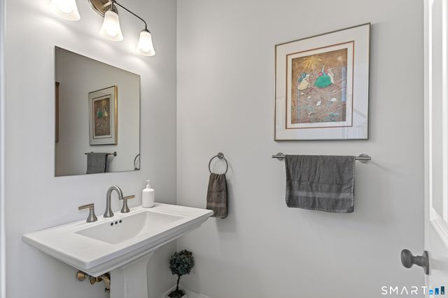 25 Avalon Drive, Middlebury, CT 06762