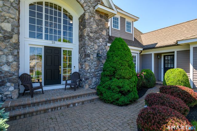 25 Avalon Drive, Middlebury, CT 06762