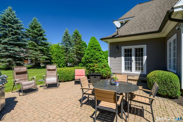 25 Avalon Drive, Middlebury, CT 06762