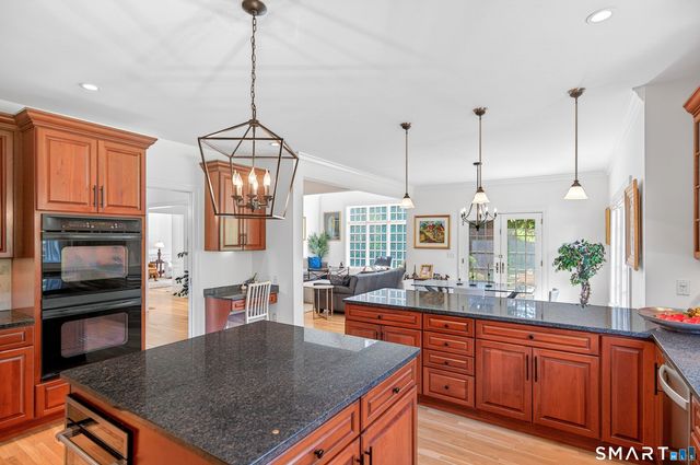 25 Avalon Drive, Middlebury, CT 06762