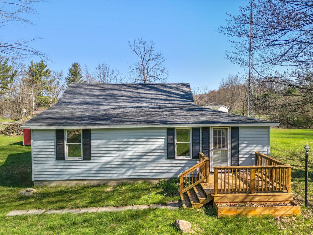 9080 Roosevelt Road, Holton, MI 49425