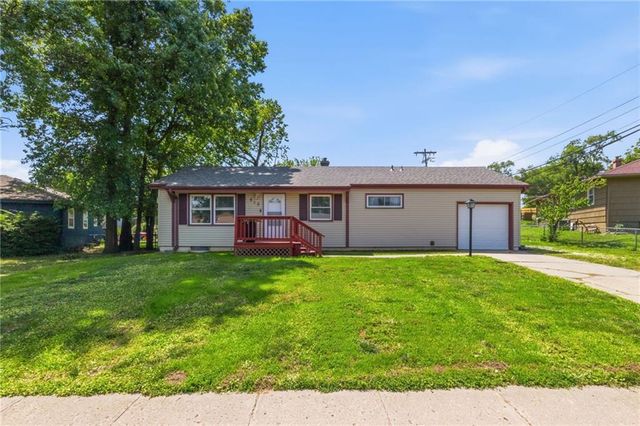 810 N 82nd Terrace, Kansas City, KS 66112