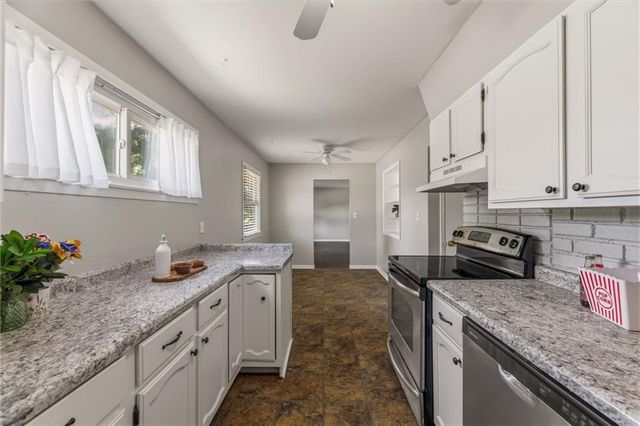 810 N 82nd Terrace, Kansas City, KS 66112
