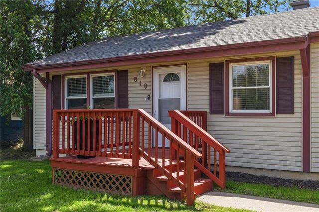 810 N 82nd Terrace, Kansas City, KS 66112
