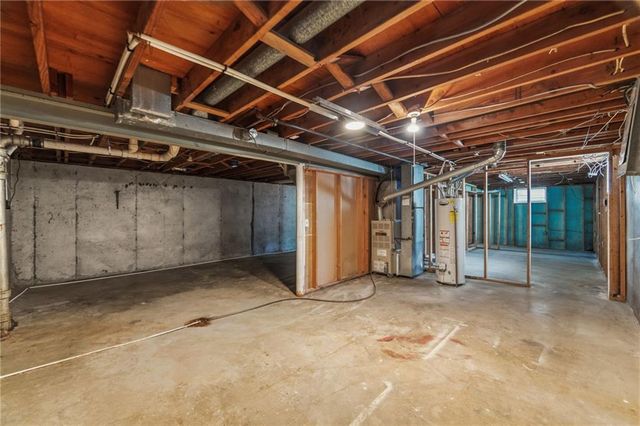 810 N 82nd Terrace, Kansas City, KS 66112